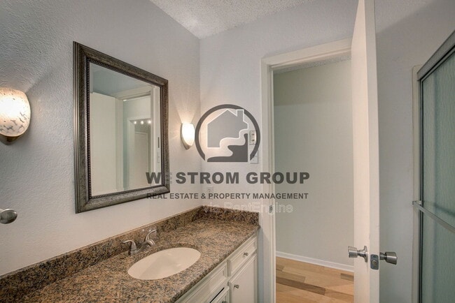 Building Photo - 6452 Waverly Way