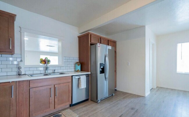 Building Photo - Remodeled 3 bed 2 bath home in Coolidge!