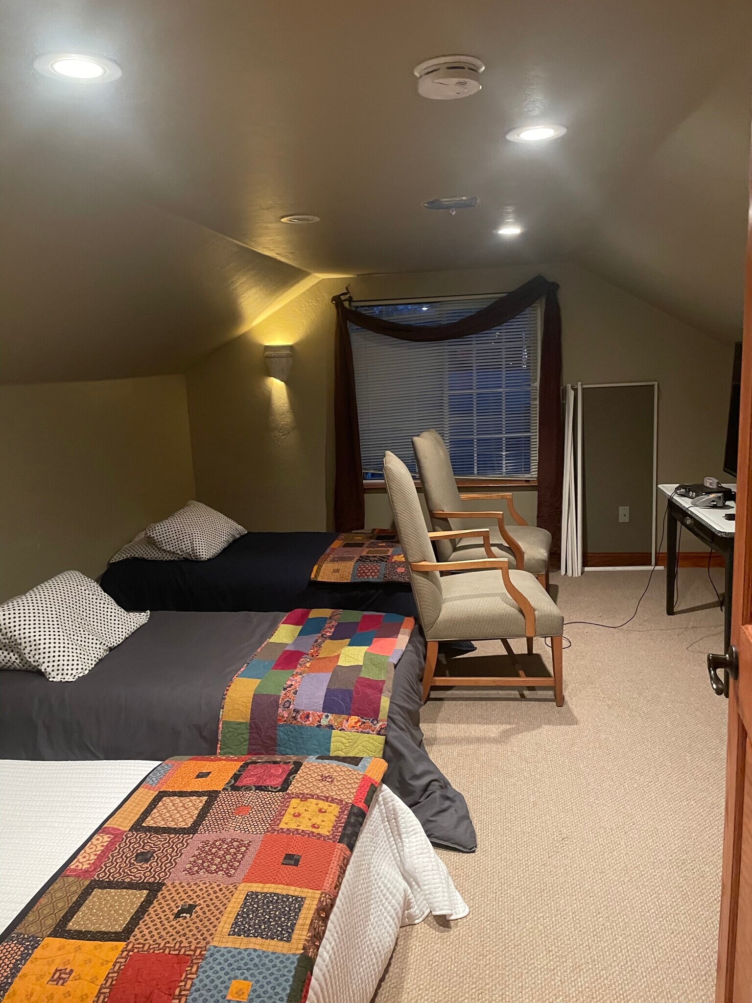 Building Photo - 304 N Rapids Rd