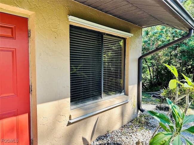 Building Photo - 1025 SE 24th Ave