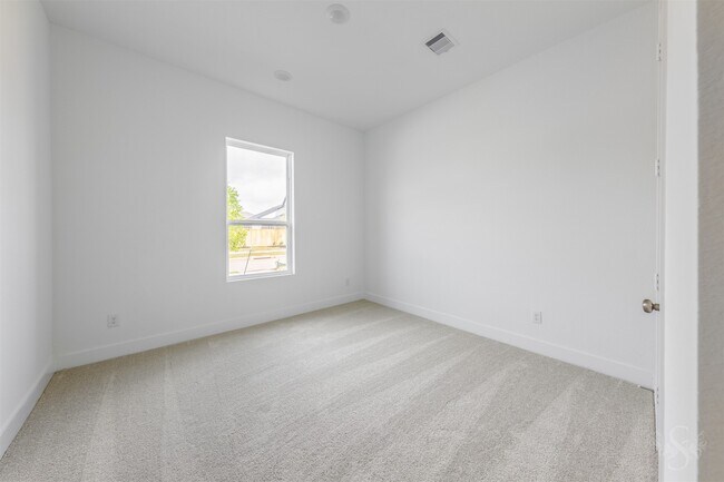 Building Photo - 31607 Brown Fern Dr