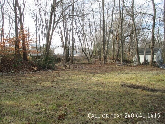Building Photo - 9617 Temple Hill Rd