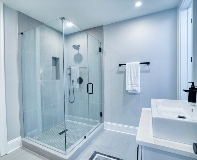 Building Photo - 874 Durant Pl NE