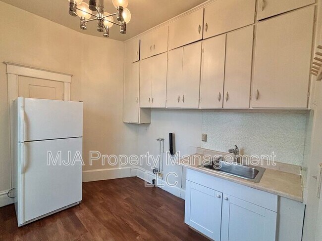 Building Photo - 2172 S 800 E