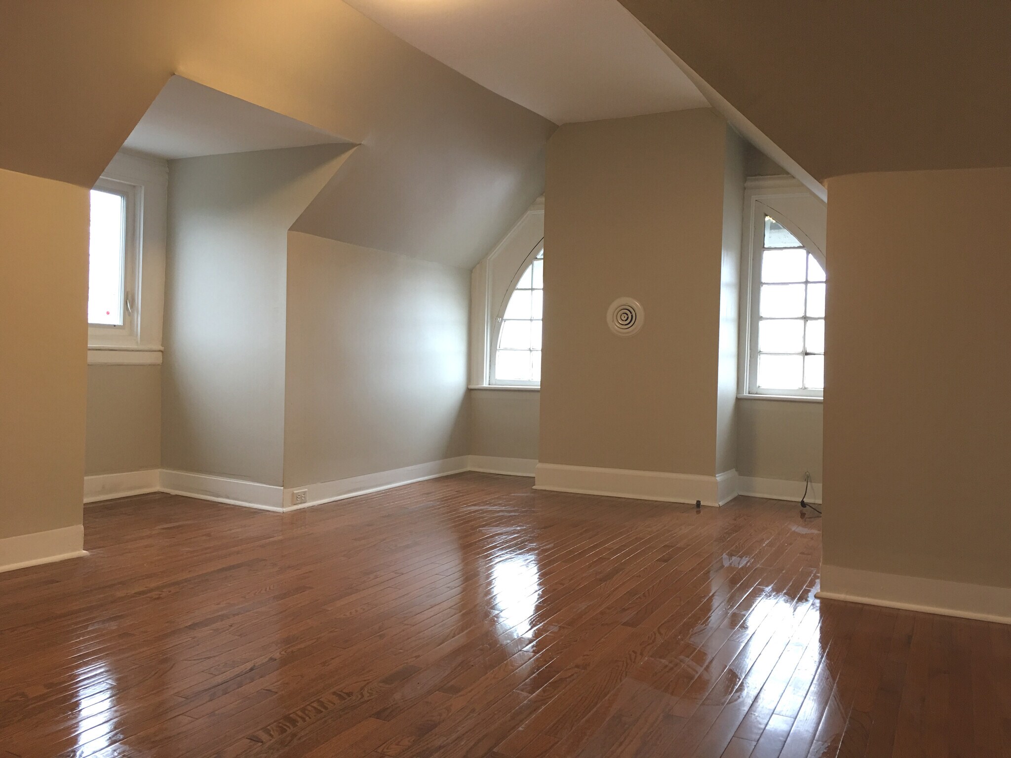 Building Photo - 165 Morewood Ave