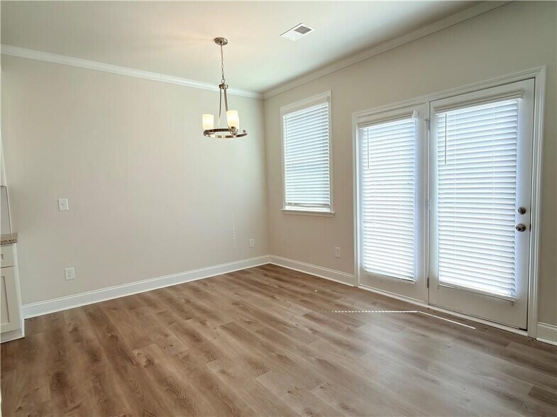 Building Photo - 470 Hellen Vly Dr