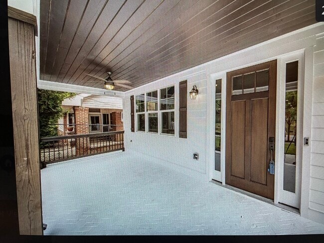 Primary Photo - 1613 Rogers Ave SW