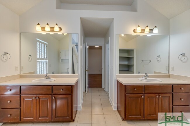 Building Photo - 626 Marsh View Dr