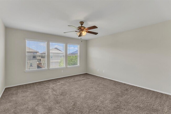 Building Photo - 16100 Hawthorne Heights Trail