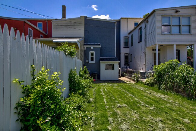 Building Photo - 1115 Frances Ave