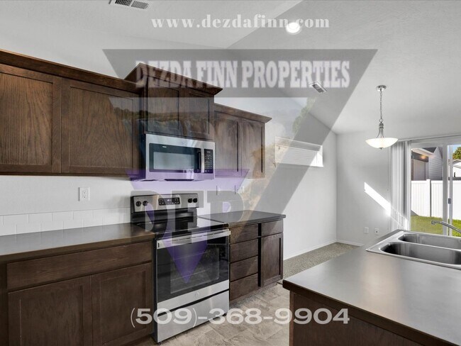 Building Photo - Recently Built, 3 Bed, 2 Bath, 1 Level Spo...