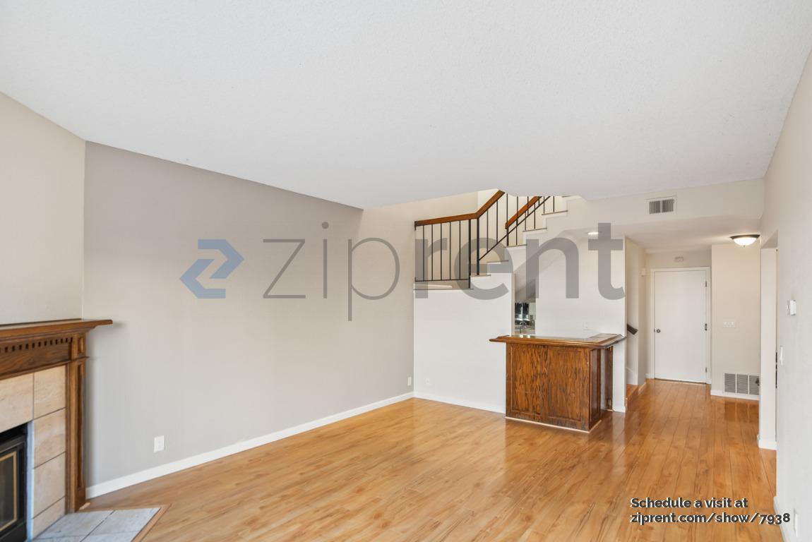 Building Photo - Unit