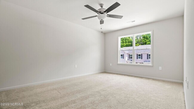 Building Photo - Townhome In BOYINGTON PLACE!