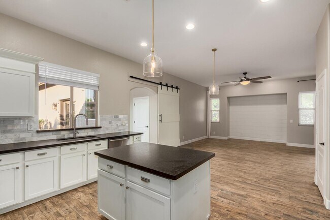 Building Photo - 4326 E Cloudburst Ct