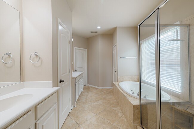 Building Photo - 2614 Misty Laurel Ct