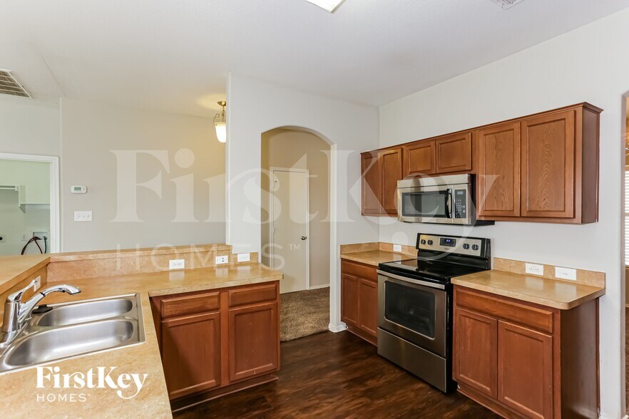 Building Photo - 1422 Waldrop Dr