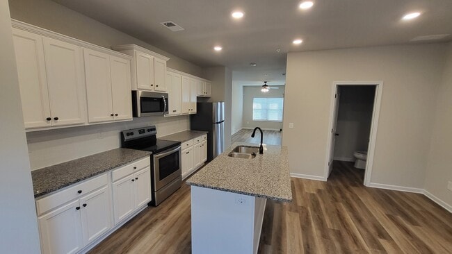 Kitchen - Alternate View Facing Living/Family Room - 1373 Bayrose Cir