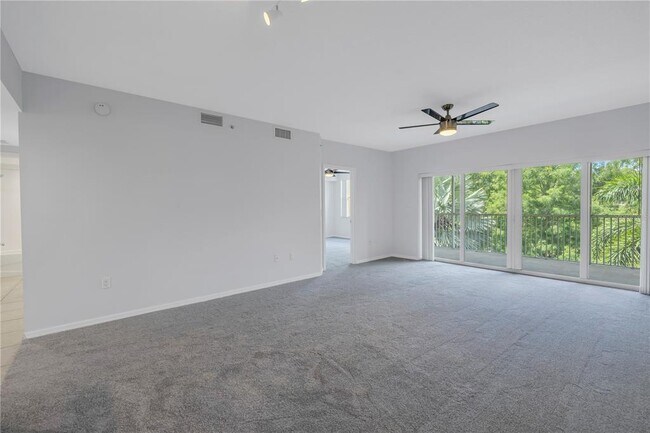 Building Photo - 960 Starkey Rd