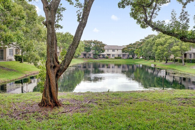 Building Photo - 2021 Island Dr