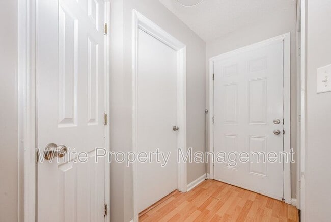 Building Photo - 2555 Stockbridge Dr