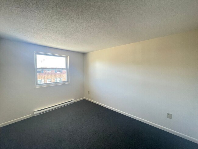 Building Photo - 173 Loudon Rd