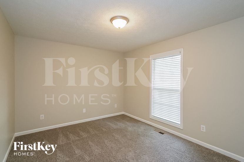 Building Photo - 339 Bayhill Dr