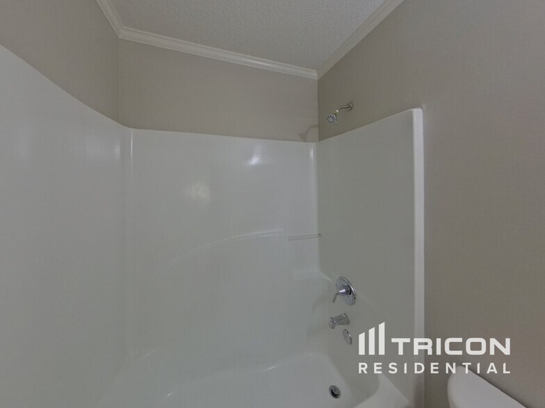 Building Photo - 8404 Sills Ct