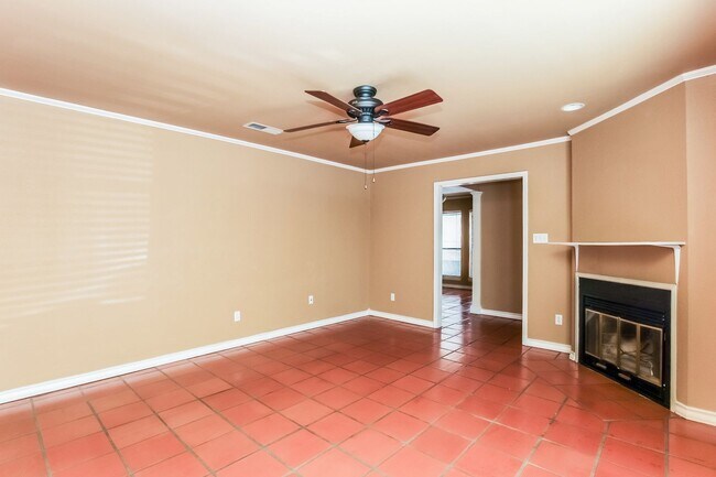 Building Photo - Beautiful one story Condo