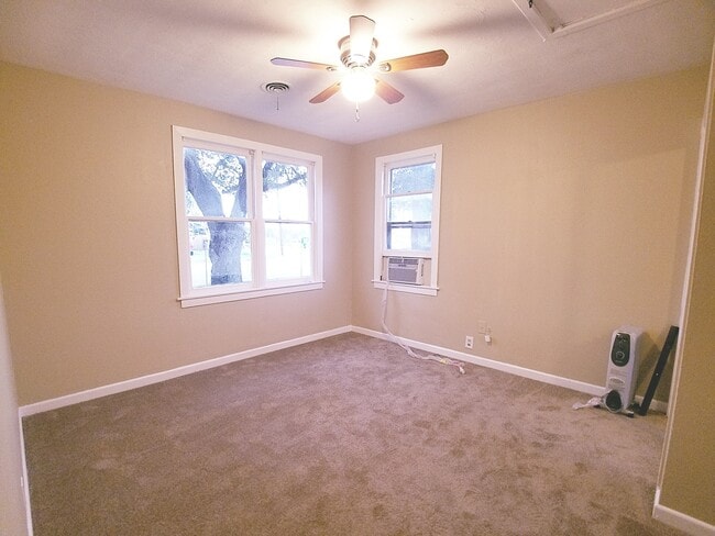 Building Photo - 203 Beatrice