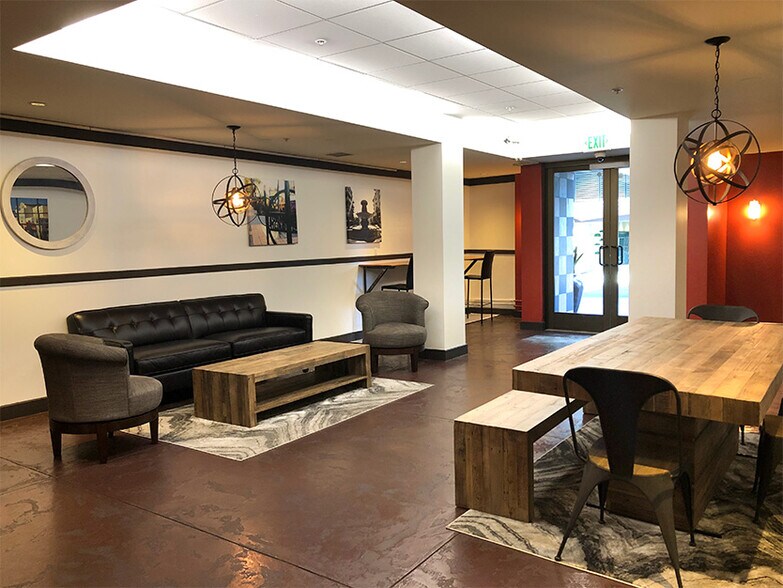 Building Photo - 1435 India St