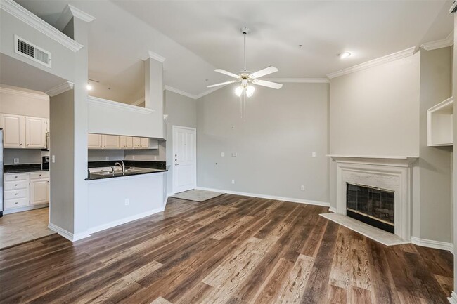 Building Photo - 2111 Welch St