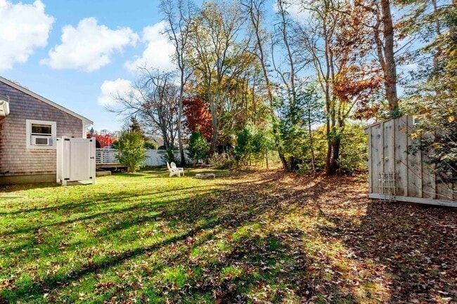 Building Photo - 10 Greenwood St