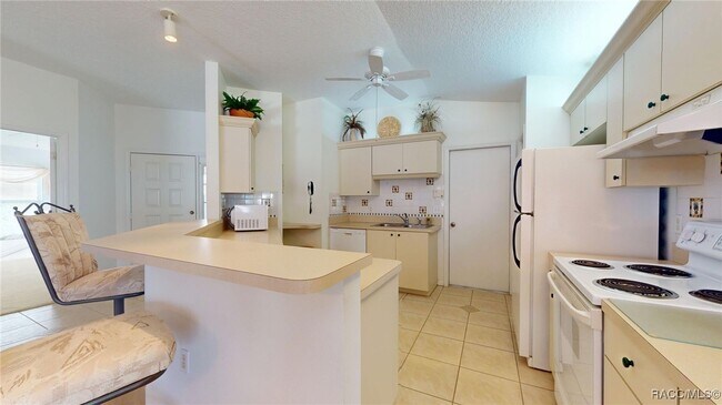 Building Photo - 761 W Sunbird Path