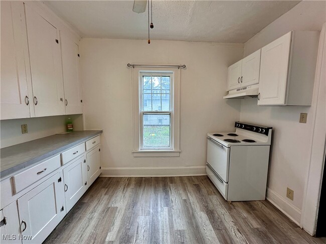 Building Photo - 214 15th St NW