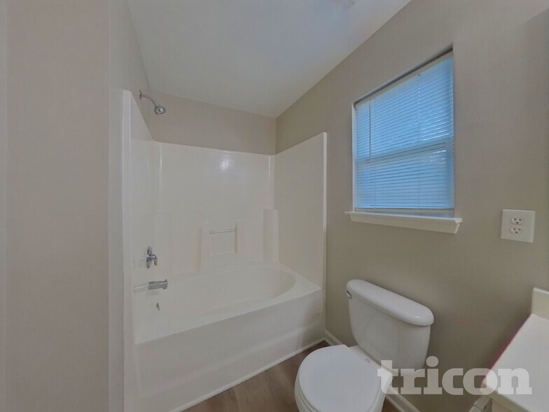 Building Photo - 123 Emily Crest Lane