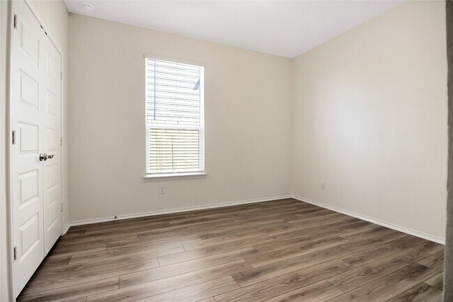 Building Photo - 101 Unforgiven Ln