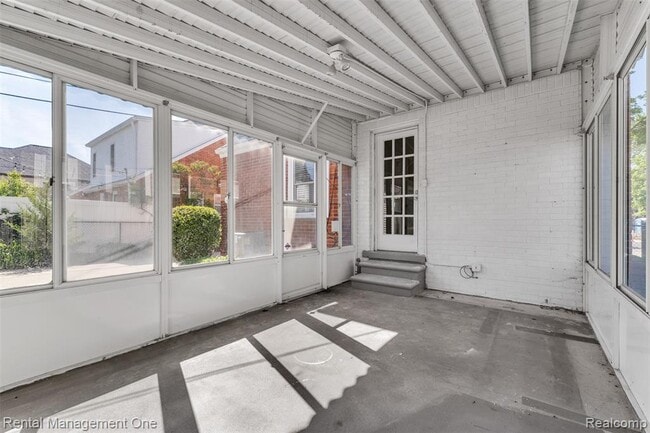 Building Photo - 2711 Dorchester Rd