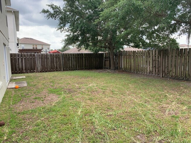 Building Photo - East Orlando spacious 3 bedrooms home with a large loft.
