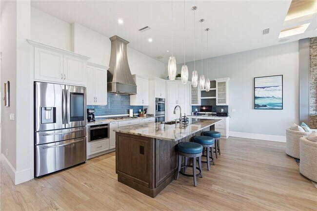 Building Photo - 340 Ocean Crest Dr