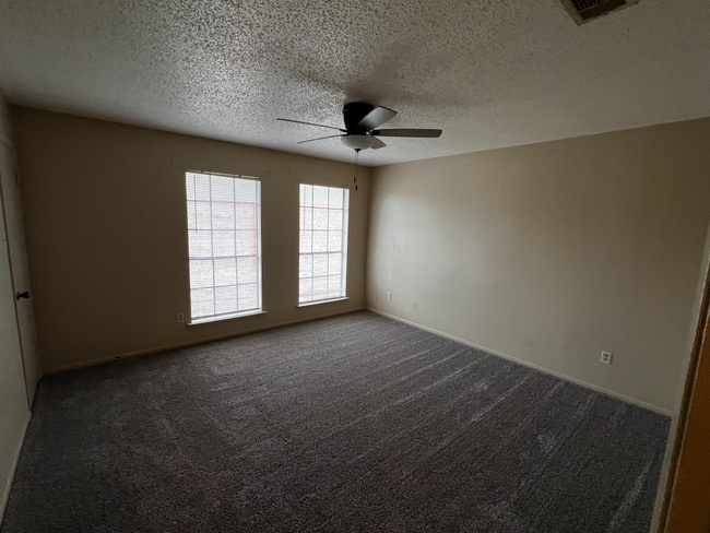 Building Photo - 85 E Caldwood Dr