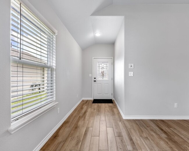 Building Photo - 7714 Pruet Dr