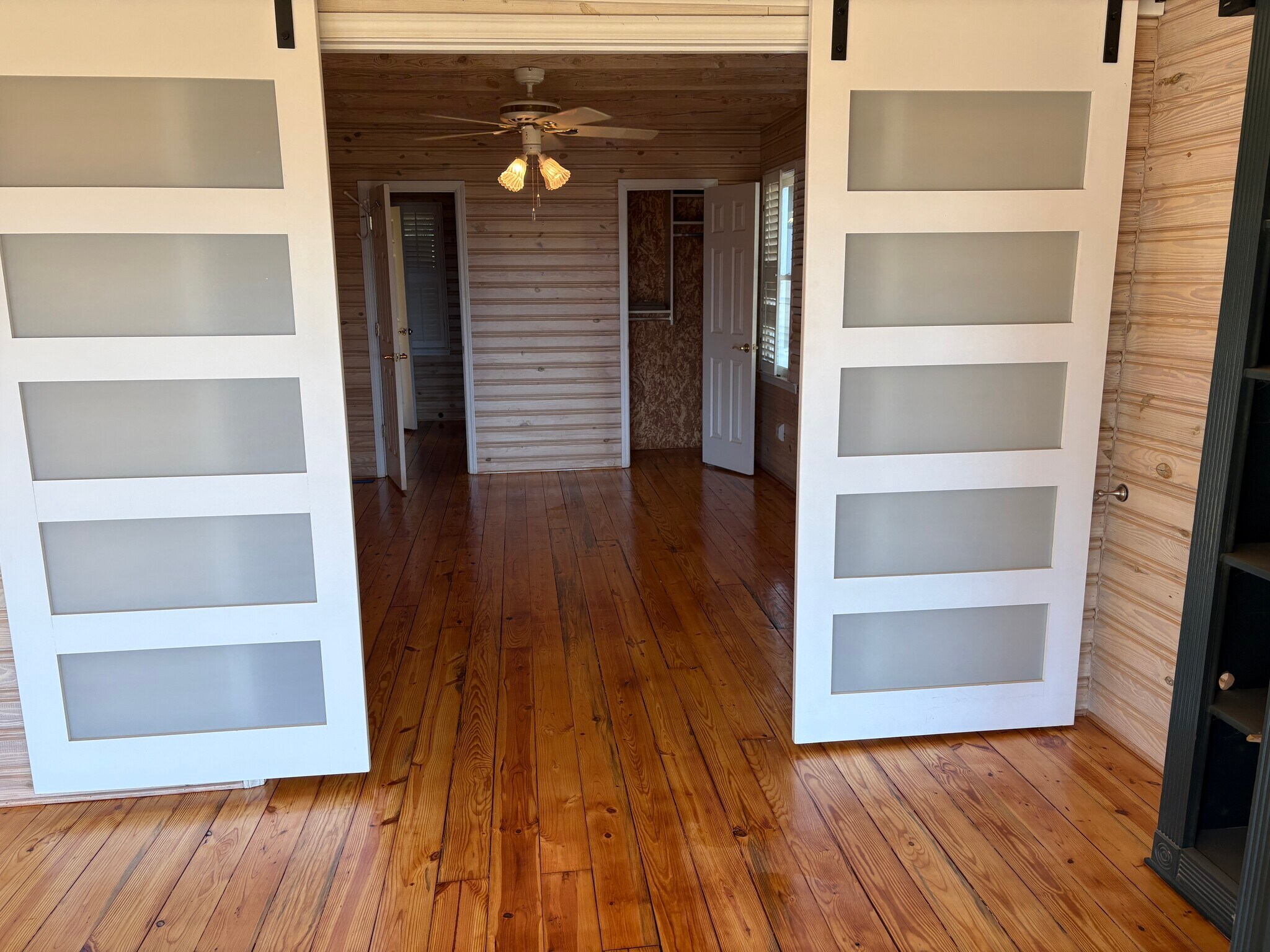Mater Bedroom entrance - 86 Yonah Vw