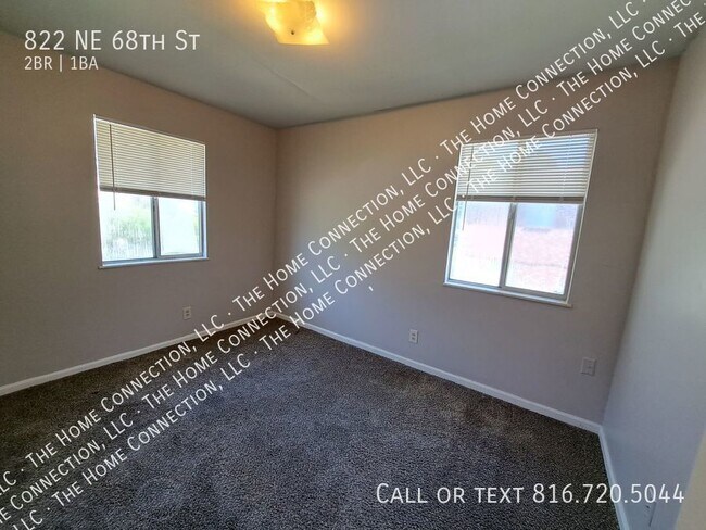 Building Photo - Recently Updated 2 Bed / 1 Bath Townhouse ...