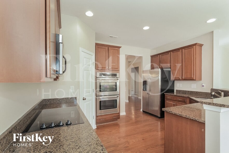 Building Photo - 2266 Isaac St