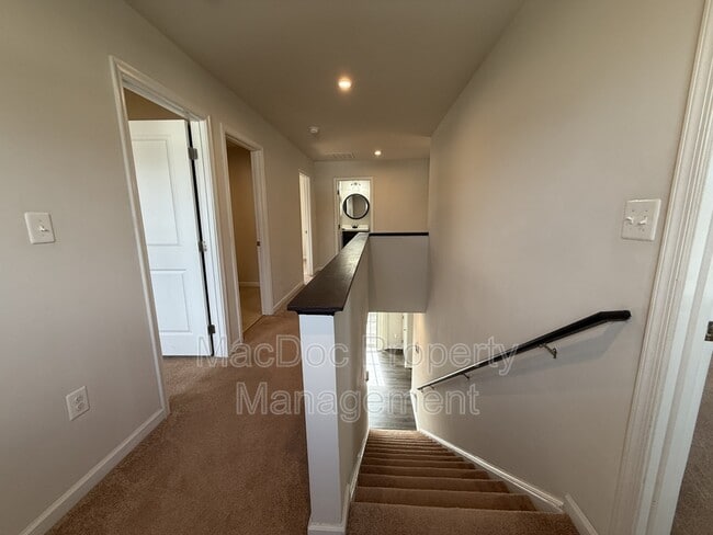 Building Photo - 127 Harper Ln