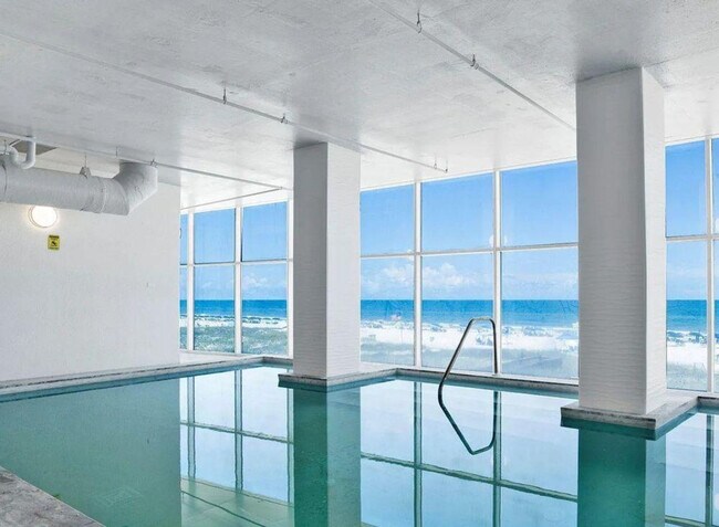 Building Photo - 521 W Beach Blvd