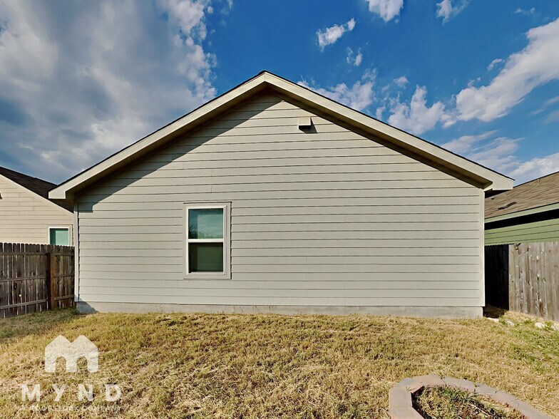 Building Photo - 7119 Cozy Run