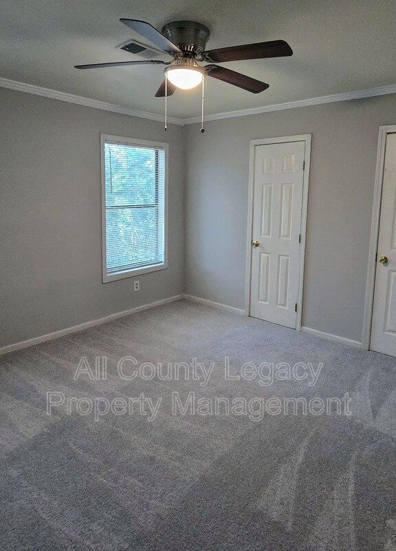 Building Photo - 917 S Indian Creek Dr