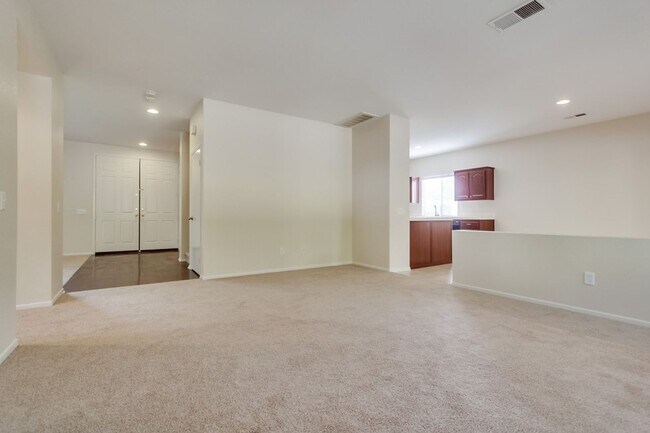 Building Photo - Gorgeous 4 Bedroom Santa Fe Hills Home With a Pool!
