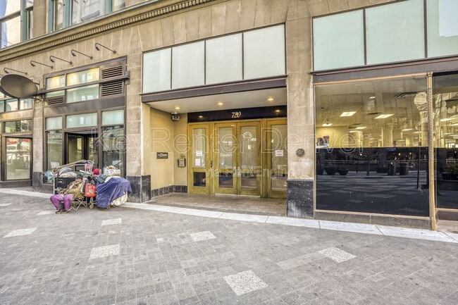 Building Photo - 720 16th St St